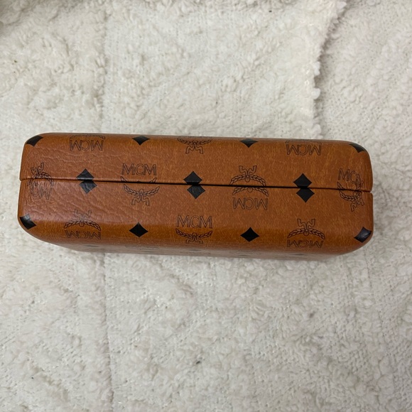 MCM Modified Sqare Sunglasses Rose/Pink with Cognac Case - Picture 12 of 12